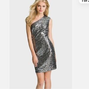 Adrianna Papell One
Shoulder Sequin Dress 100% Silk Silver Knee Length Sz 10